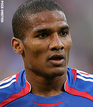 Lyons Malouda hard op weg naar Chelsea