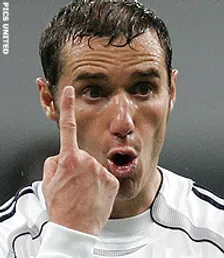 Thumbnail for article: Real Madrid laat Helguera gratis gaan