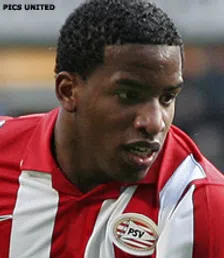 Thumbnail for article: Farfán niet naar Rusland maar in het gips