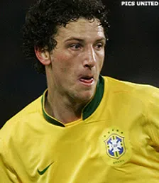 Thumbnail for article: Manchester City voltooit trilogie met Elano