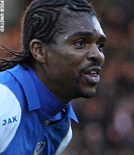 Kanu geeft Bolton Wanderers het nakijken