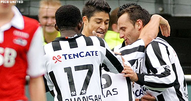 AZ ook onderuit op kunstgras Heracles