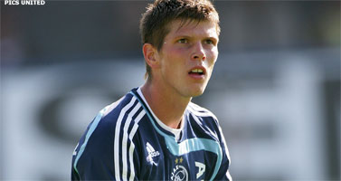 Feyenoord koploper na zege bij lastig Vitesse