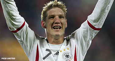 Schweinsteiger voldoende hersteld van hoofdwond