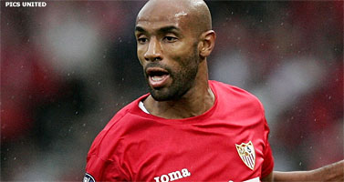 Kanouté moet zeker twee weken toekijken