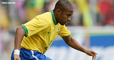 Van Basten maakt honderd vol tegen Luxemburg