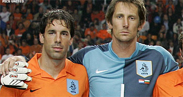 Oranje zonder Sar en Nistelrooy naar W-Rusland