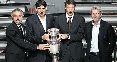 Gerrard stuurt en Babel scoort bij Liverpool