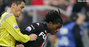 Inspiratieloos Feyenoord morst punten in Venlo
