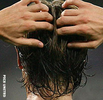 Cassano barst in tranen uit na fatale gele kaart