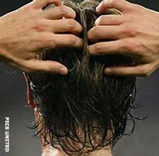 Thumbnail for article: Cassano barst in tranen uit na fatale gele kaart