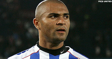 AZ dreigt alsnog naast Afonso Alves te grijpen