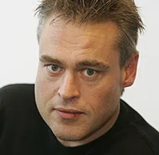 Thumbnail for article: 'Zelfs tegen de bloemenkoerier was Brood kansloos'
