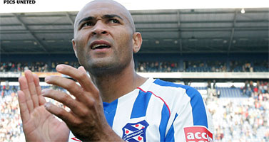 'Man City en Fener bieden twintig miljoen voor Alves'