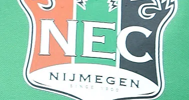 NEC test Walasiak af, maar legt Fernández vast