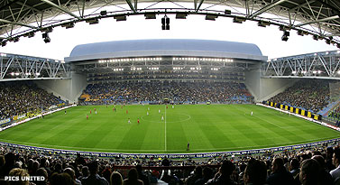 Jubileum lonkt voor Van Nistelrooy bij Real