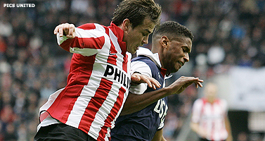 AZ en PSV veel slechter dan een jaar geleden