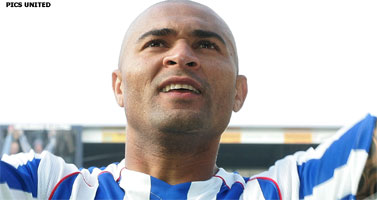 Van Basten: 'Kuijt speelt niet goed genoeg'