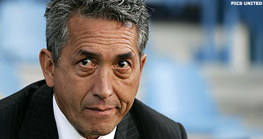 Bayern dankt verdedigers en Rangers Novo