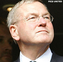 'Hiddink ziet een sleutelrol bij Ajax wel zitten'