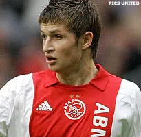 Thumbnail for article: Van der Heijden mag veel langer bij Ajax blijven