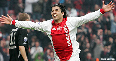 Suárez maakt slap begin Ajax goed tegen Willem II