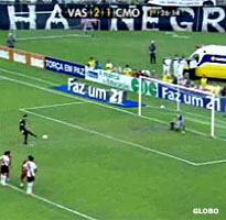 Dankzij Edmundo vertoont Tiago zijn bijzondere kunstje