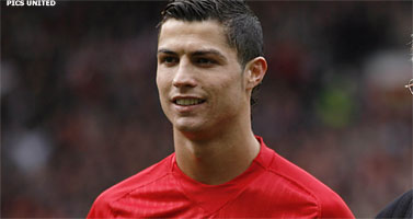 Cristiano Ronaldo loopt verder uit op Huntelaar