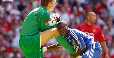 United alleen kampioen bij zeldzame uitwinst op Chelsea