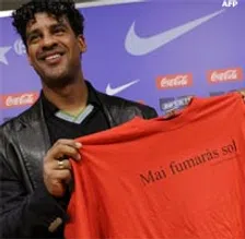 Thumbnail for article: Spaanse pers beloont Rijkaard met speciaal cadeau
