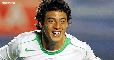 Wenger kan Vela komend seizoen opstellen in de spits