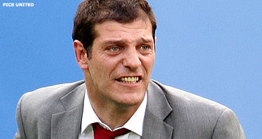 Mertesacker neemt twijfel weg over zijn toekomst