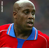 'Cantona met artistiek voetbal beste coach ter wereld'