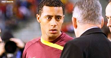 Boots staat aanvoerdersband af aan Verhoeven