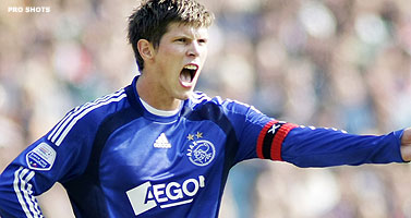Ajax waagt weer een poging bij Klaas-Jan Huntelaar