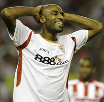 Sevilla wint nipt van Recreativo dankzij Kanouté