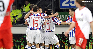 Bizar duel prooi voor tien man Heerenveen