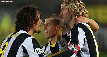 Juventus en AC Milan boeken magere overwinningen