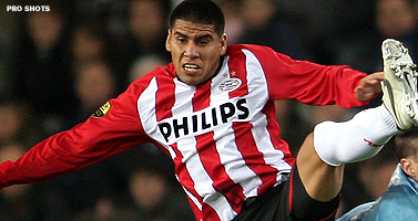 Liverpool-coach Benítez laat geblesseerde Kuijt thuis