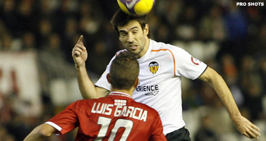 Valencia verslaat Espanyol na rode kaart Rufete