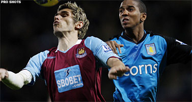 Gelukkig Aston Villa verslaat West Ham en is derde