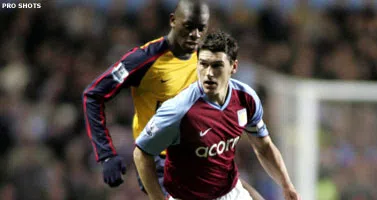 Knight bezorgt Aston Villa in slotfase punt tegen Arsenal