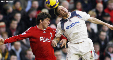 Keane schiet Liverpool naar winst, Man City ruim langs Hull