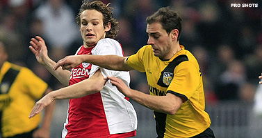 Stand 2008: Middelmatig Ajax blijft NAC zeven punten voor