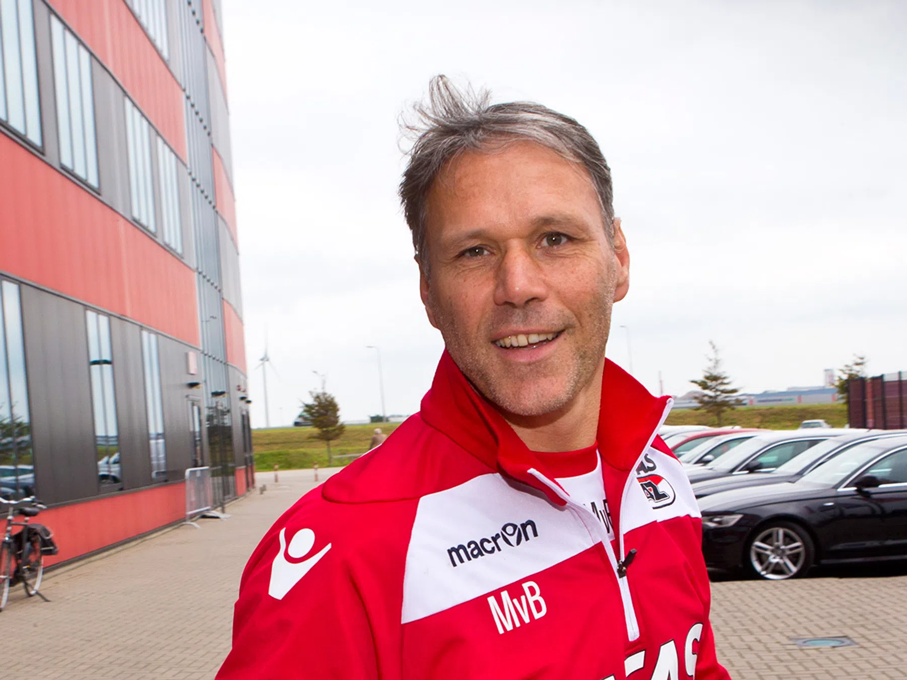 'Van Basten wilde eigenlijk gewoon als timmerman naar huis'