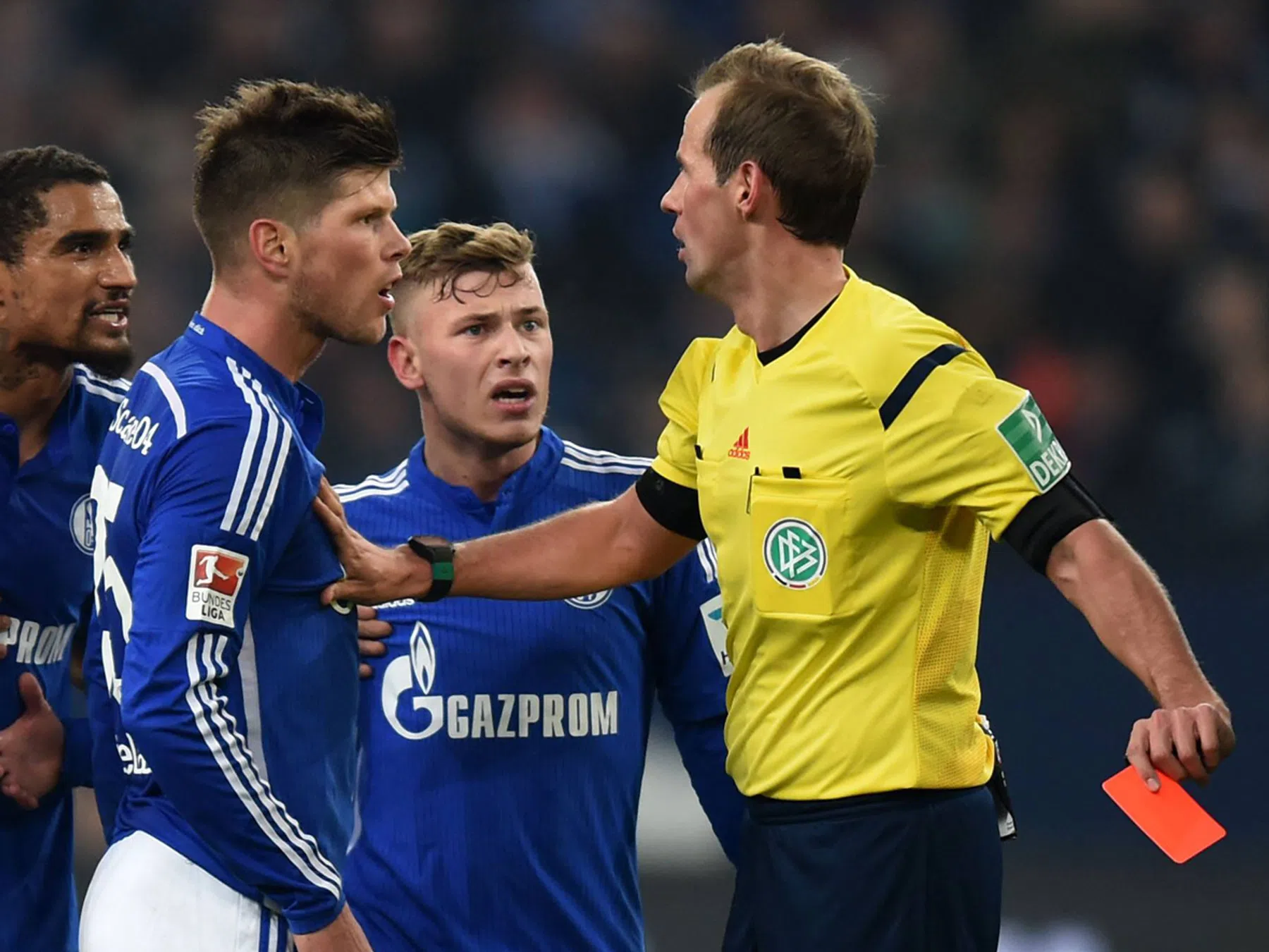 Beelden Eurosport 2: aftocht Huntelaar, Olic bij HSV