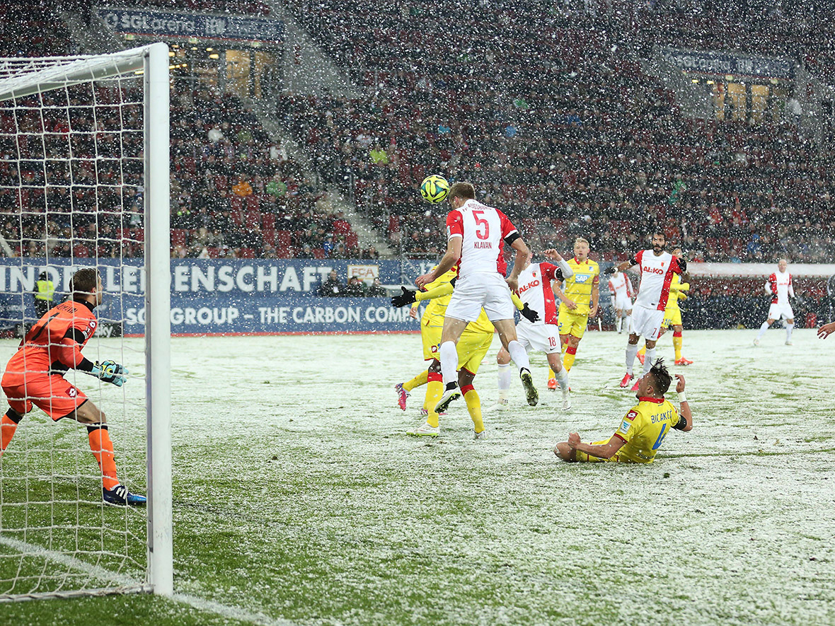Beelden Eurosport 2: Verhaegh wint in sneeuwbui