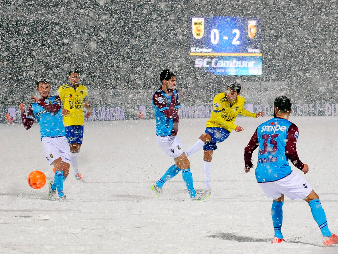 'Zou aanfluiting zijn als Vitesse play-offs niet haalt'