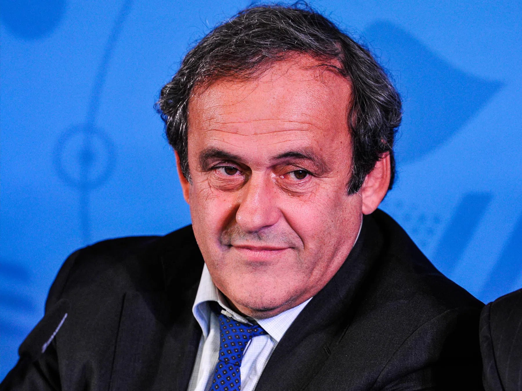 'Michel Platini probeert goedkoop te scoren'