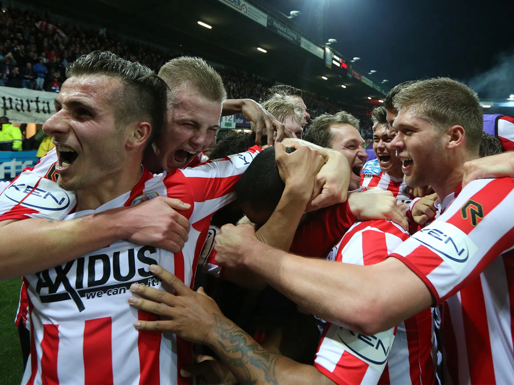 In deze VI een extra bijlage over het kampioenschap van Sparta Rotterdam---